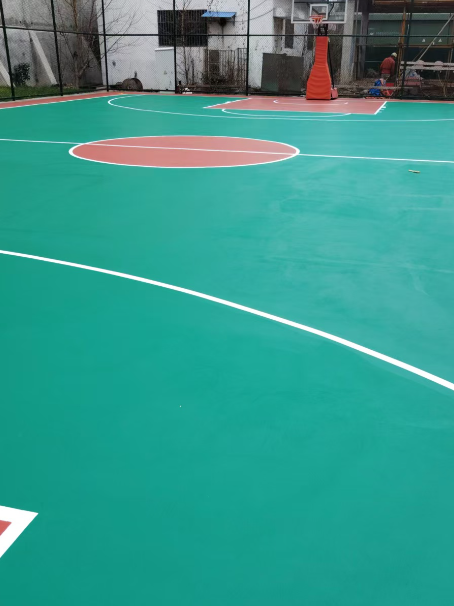 喀喇沁 球场长期使用易出现地面开裂